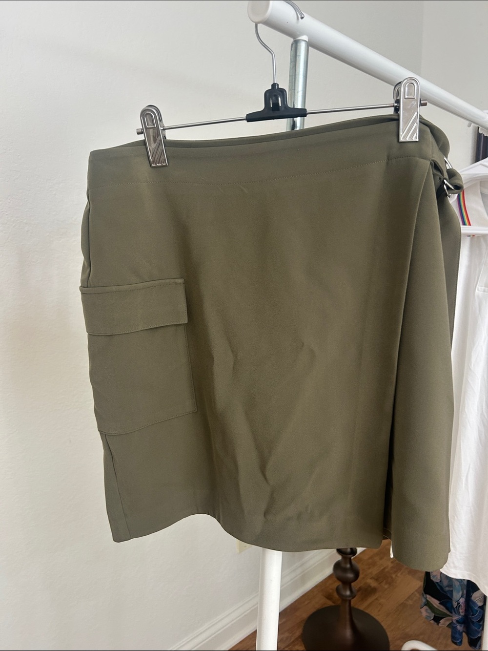 Nine West Olive Green Women's Cargo Wrap Shorts